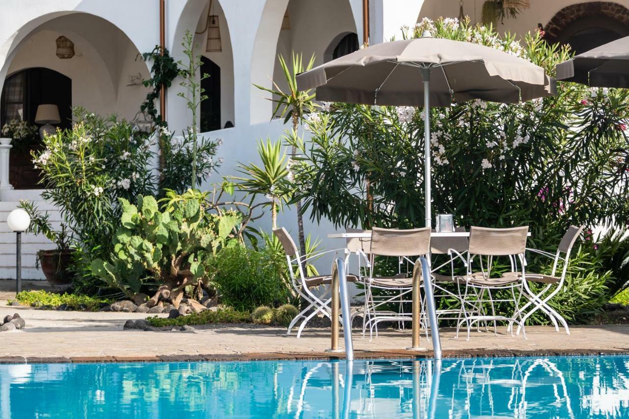 La Sciara Resort Hotel Estrómboli Exterior foto
